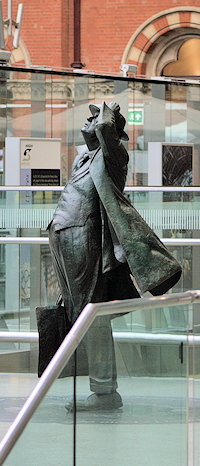 Sir John Betjeman's statue at St Pancras International