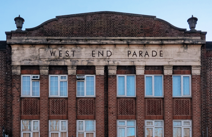 West End Parade, upper frontage